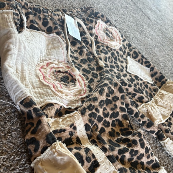 POL Leopard Patchwork Jogger Pants Boho Cottagecore Ruffle Detail Size M NWT - Picture 5 of 8